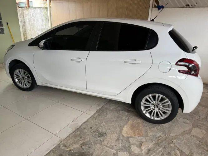 Peugeot 208 Active 1.2 Flex 12V 5P Mec. 2020