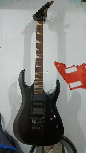 Guitarra Groovin Califórnia séries usada