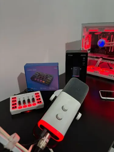 Microfone fifine + mixer + braço