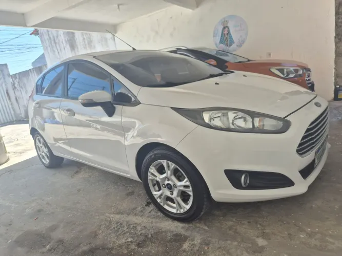 Ford Fiesta SEL 1.6 16V Flex Aut. 5P 2017