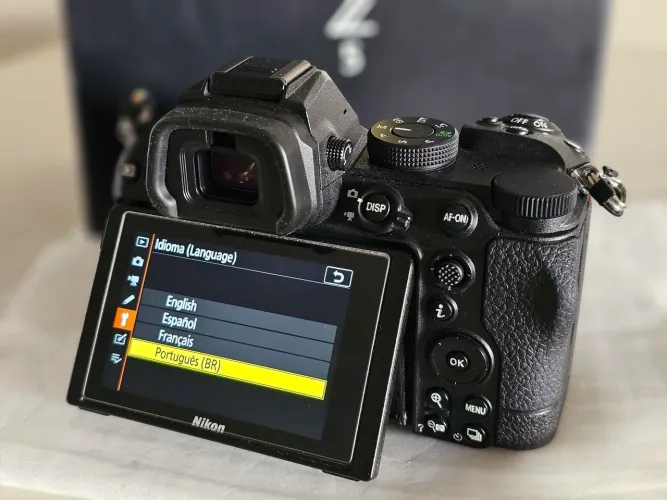 Nikon Z5 com Apenas 8 k - Sem detalhe