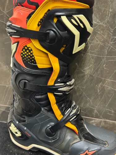 Vendo bota Tech 10