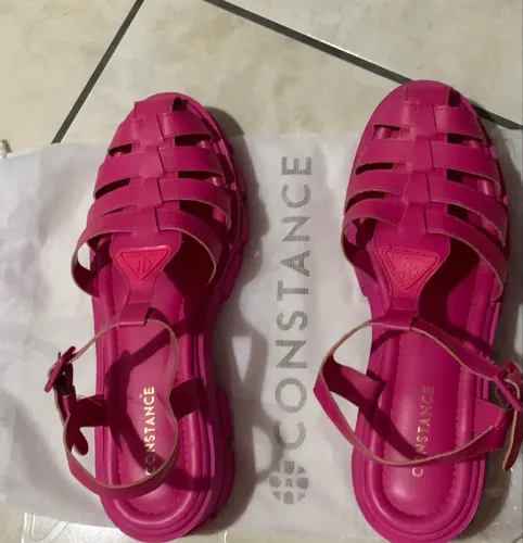 Sandália CONSTANCE 38/39 (Nova)