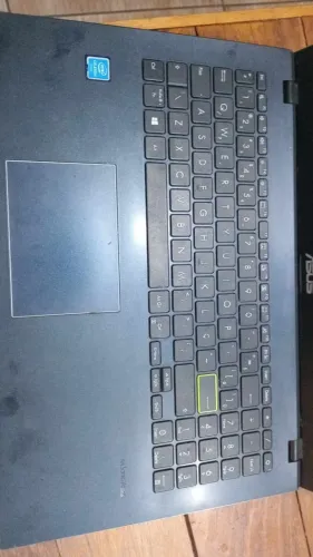 Vendo notebook so ta com a bateria viciada mas não afeta em nada