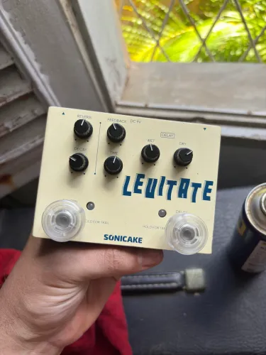 Pedal de guitarra / baixo sonicake levitate reverb e delay