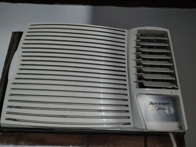 Vendo ar condicionado 12000 BTUs janela