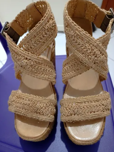 Sandália Schutz 180,00