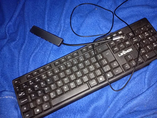 HUB TIPO C 3.0 + TECLADO 