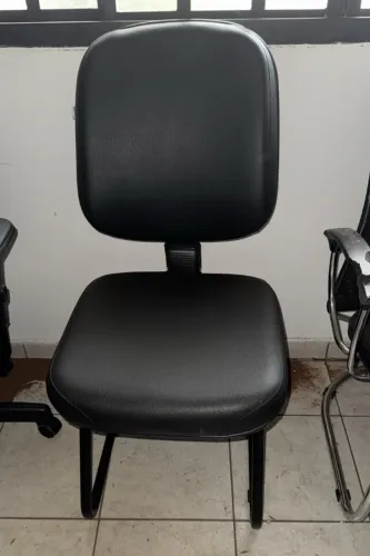 Cadeira Secretária Preta Fixa sem Braço ? R$ 180 | Campo Grande/MS