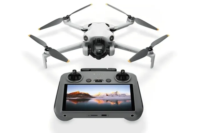 Drone DJI Mini 4 Pro Fly More Combo