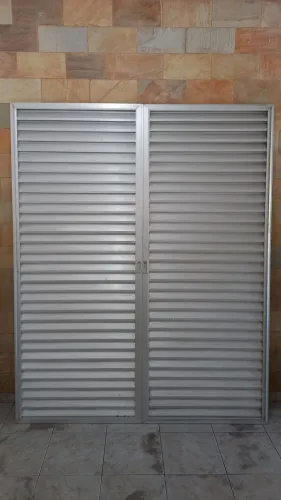 Porta de correr duas folhas em Alumínio 1,67 X 2,08