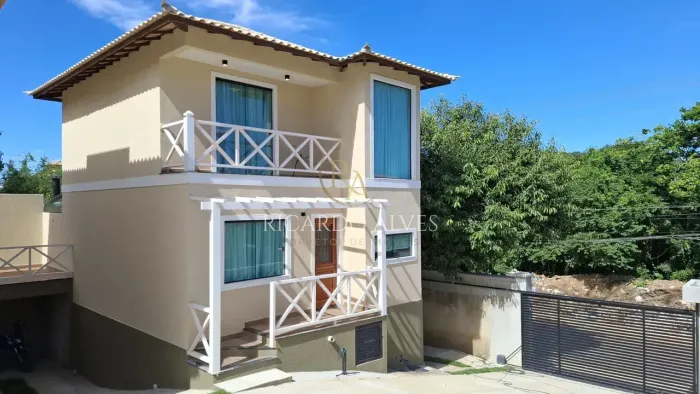 Casa em Búzios com 4 quartos em condomínio