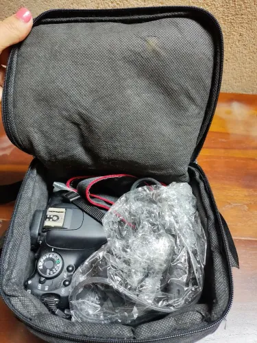 Máquina fotográfica Canon profissional T3i