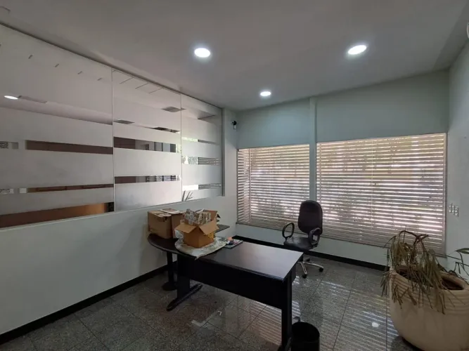 Prédio Comercial Exclusivo no Setor Oeste  596m² | 17 Vagas de Garagem