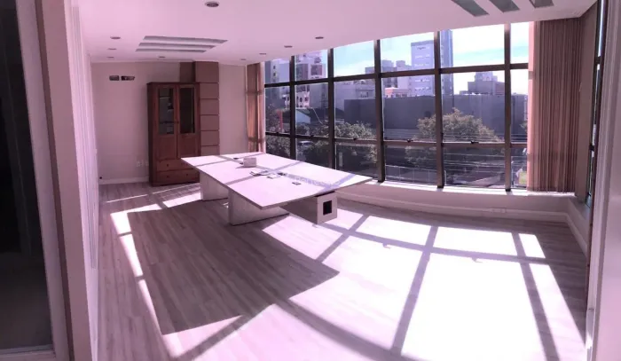 Salas Comerciais - São Pelegrino