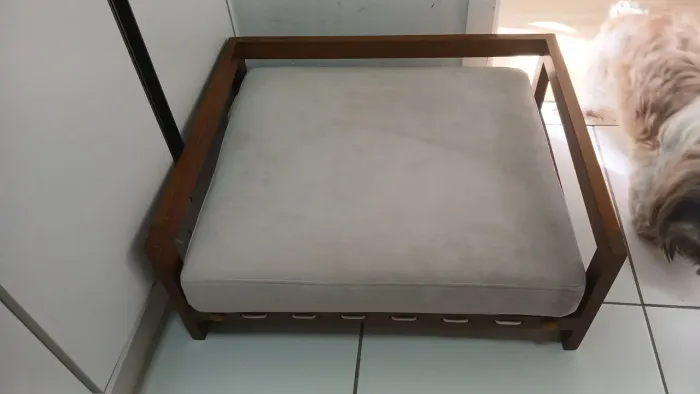 Cama para pet de madeira