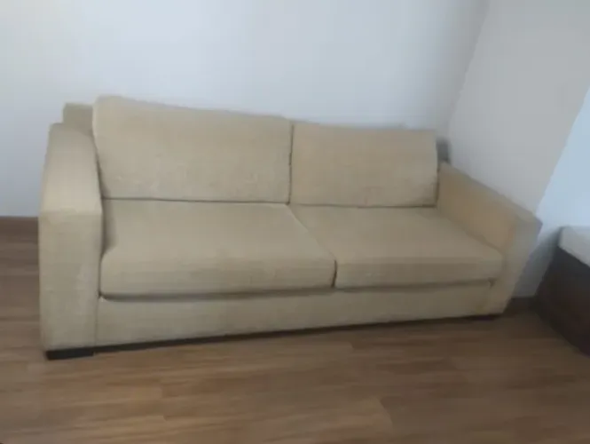 Sofá Design Minimalista 3 Lugares - Conforto Premium e Excelente Estado