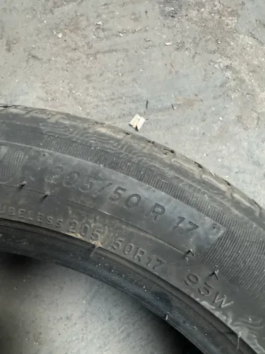 Pneu Michelin 205/50 R 17