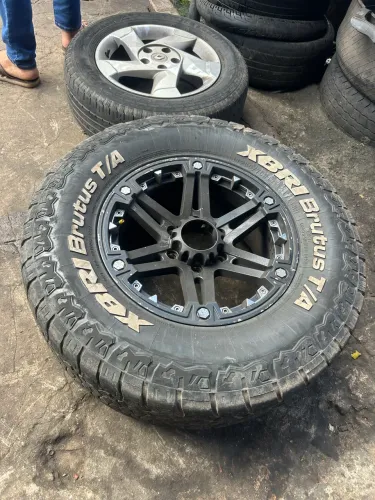 4 pneus 285/70 R17