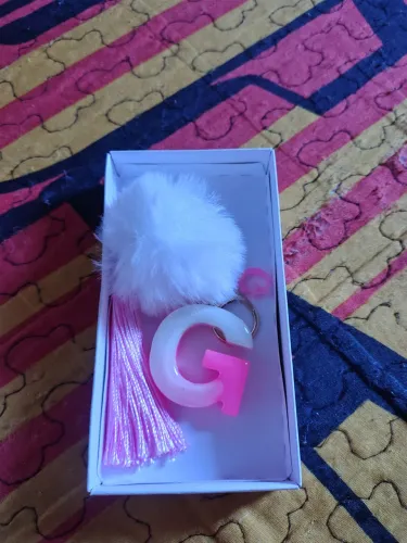 Chaveiro de letras em resina 