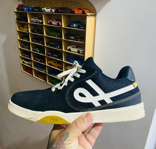 Ous /fila 43