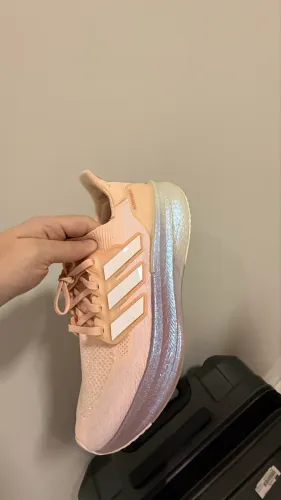 Tenis corrida adidas feminino ultraboost