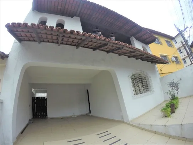 Vendo Casa Residencial / Comercial em Jucutuquara com 387m² e 5 quartos - R$ 1.200.000