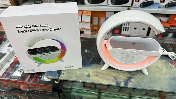 Luminária G RGB, Bluetooth com carregador por indução 