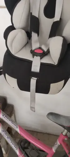 Duas cadeirinhas p/automóvel