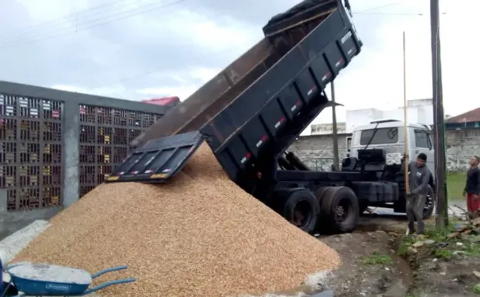 Seixo Comum, ou Relavado! Areia Fina, Média, e Grossa, Aterro Arenoso, Brita, Pedra