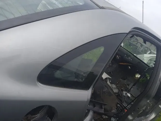 Vidro Fixo Lateral Tras. Direita Corsa Premium Sedan 2005 - 2012