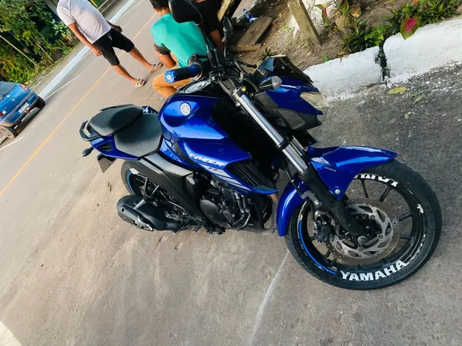 VENDO MOTO YAMAHA 250cc 2018