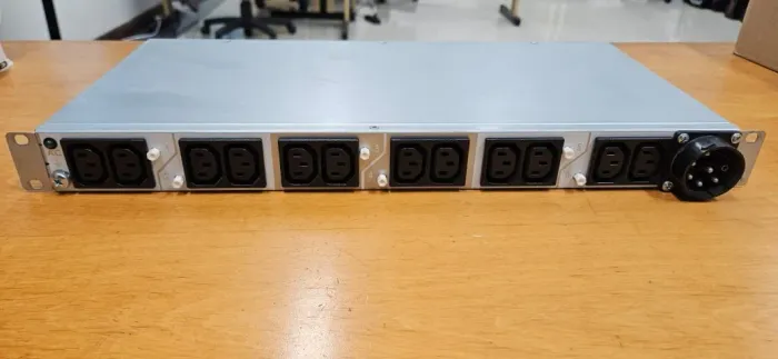 Unidade De Distribuição Acbel Pdu 12 Portas Ibm 