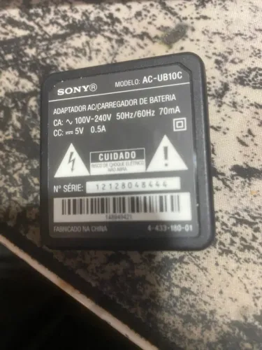 Adaptador CA Sony UB10 USB para Câmeras e Filmadoras (Bivolt)