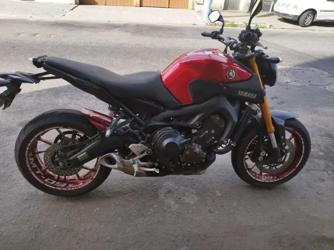 Yamaha MT 09 vermelha 2018 top (((leia o anúncio)))