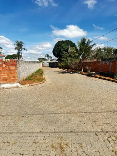 GALINHA MORTA! CASA PRÓXIMO AO COMÉRCIO DA R. SÃO FRANCISCO 