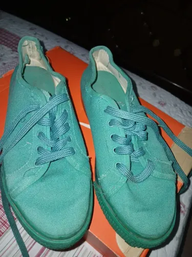 Tenis tamanho 37 VIA MIA