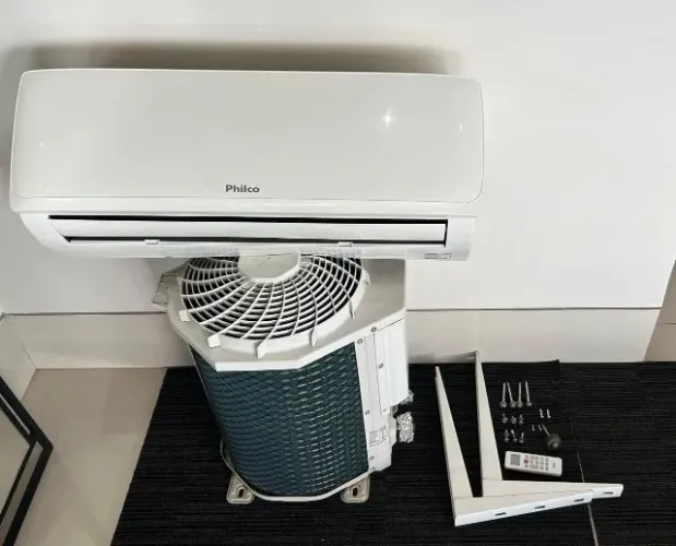 Ar-condicionado Split Philco 12.000 Btus Completo Branco 220v (Quente / Frio)