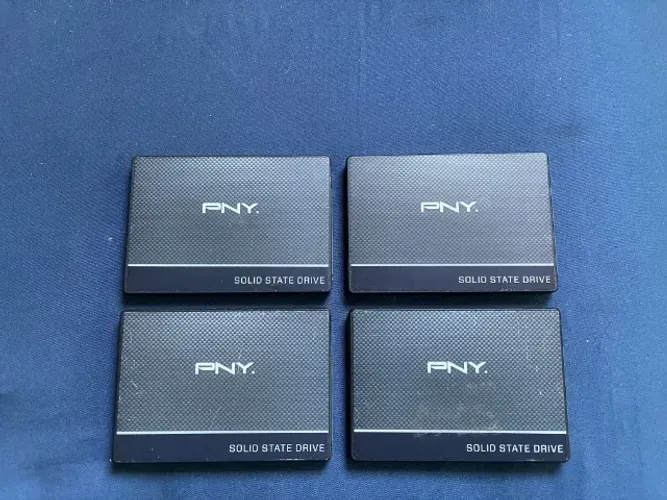 4 Ssd`s De 240gb Cada, Marca PNY Com Defeito Para Reparo Ou Peças, Os 4 Por 100,00 !