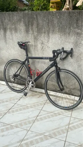 Bicicleta de estrada Absolute Wild R