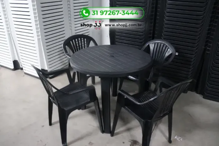 JOGO DE MESA DESMONTÁVEL E 4 POLTRONAS