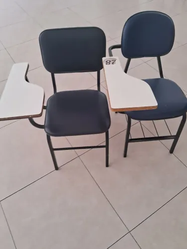 Cadeiras Universitárias com Prancheta