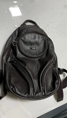Mochila de couro marrom COURO FINO elegante e espaçosa