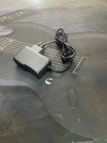 Fonte para pedal ou pedaleira 9v nova 