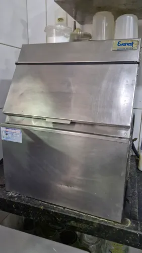 Maquina de gelo Everest