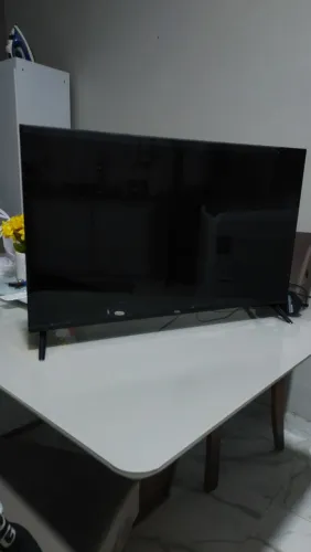 Smart TV TCL 30 POL com defeito