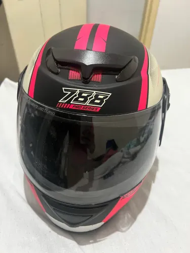 Capacete seminovo TAM 56