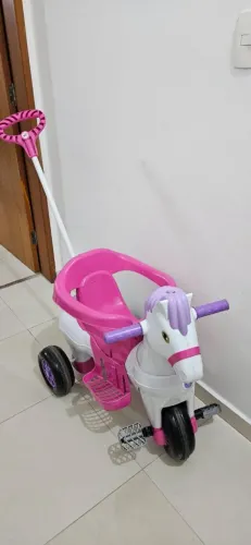 Triciclo Infantil de Cavalo Rosa