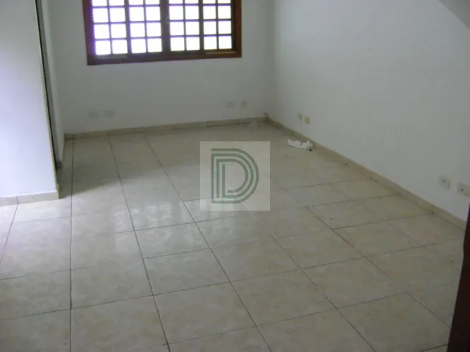Mega Sobrado c/ 220 mts Área Construída.