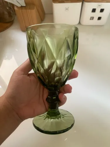 Taça de vidro verde para bebida 10,00 cada, tenho 2 disponíveis